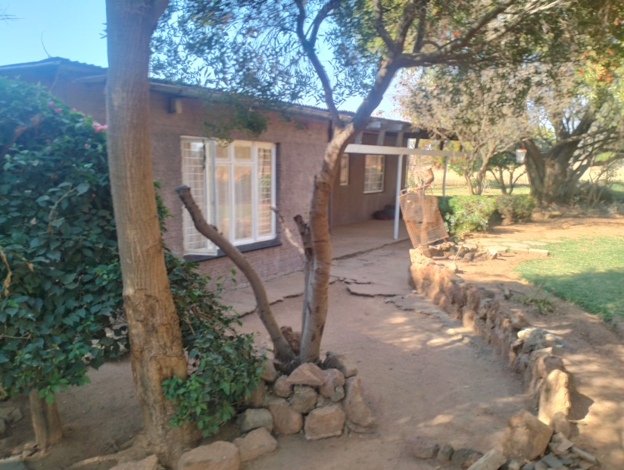 6 Bedroom Property for Sale in Kromdraai AH Gauteng