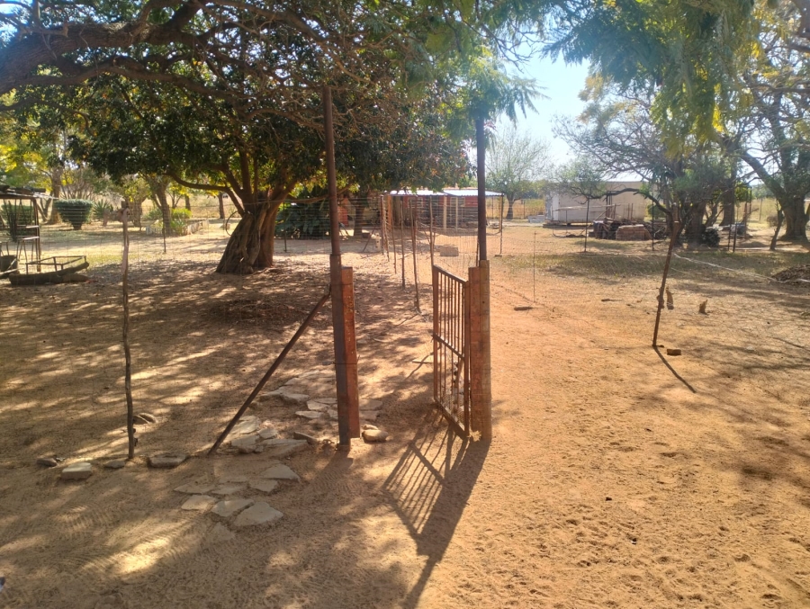6 Bedroom Property for Sale in Kromdraai AH Gauteng