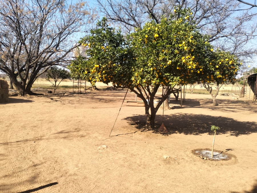 6 Bedroom Property for Sale in Kromdraai AH Gauteng