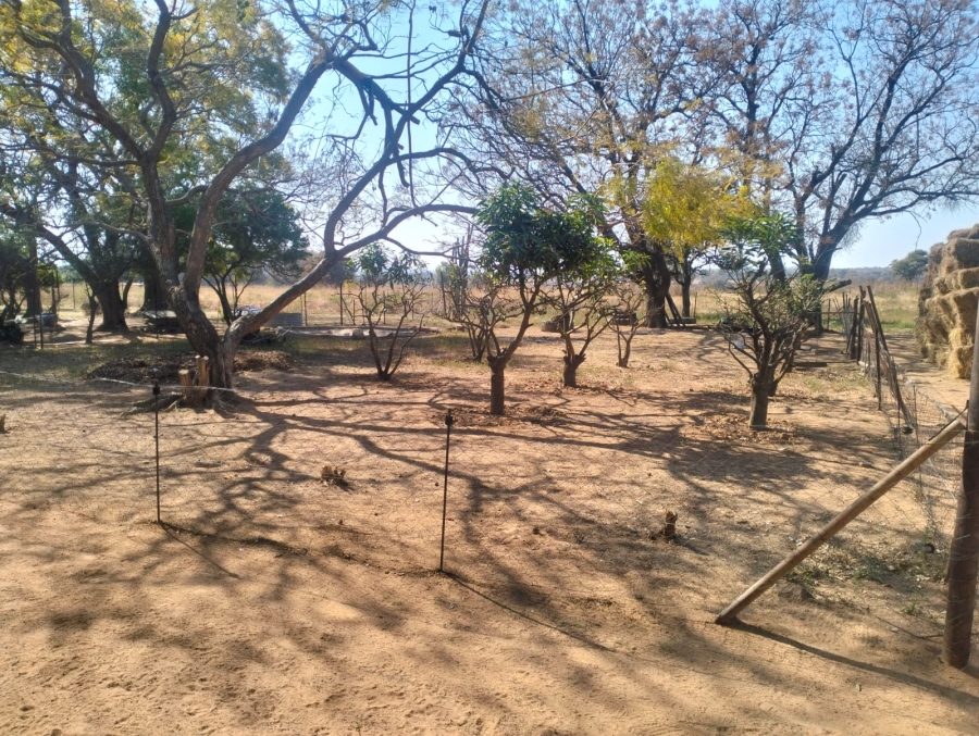 6 Bedroom Property for Sale in Kromdraai AH Gauteng