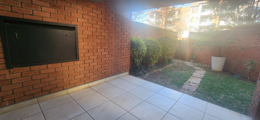 To Let 2 Bedroom Property for Rent in Greenstone Hill Gauteng