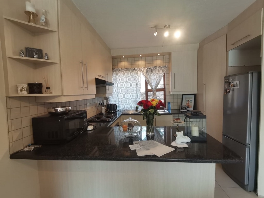 1 Bedroom Property for Sale in Bassonia Gauteng