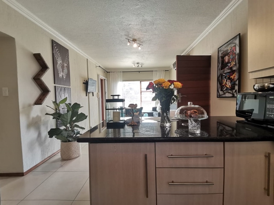 1 Bedroom Property for Sale in Bassonia Gauteng