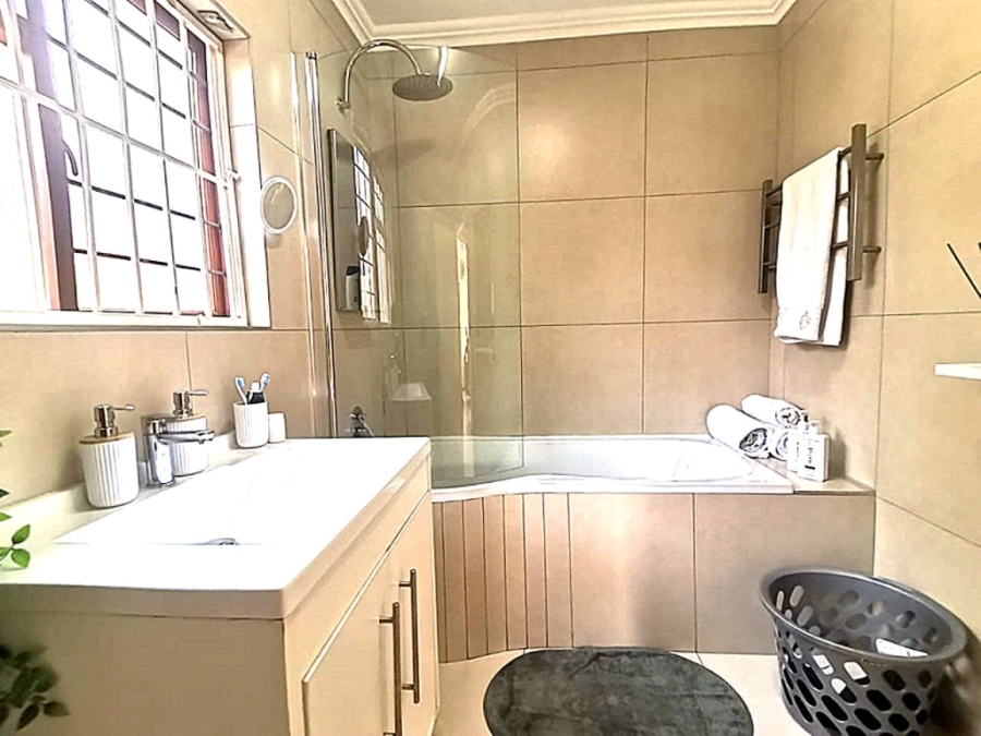 1 Bedroom Property for Sale in Bassonia Gauteng