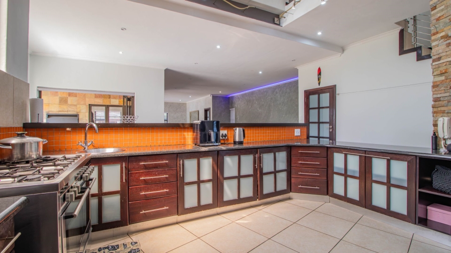 4 Bedroom Property for Sale in Greenstone Hill Gauteng