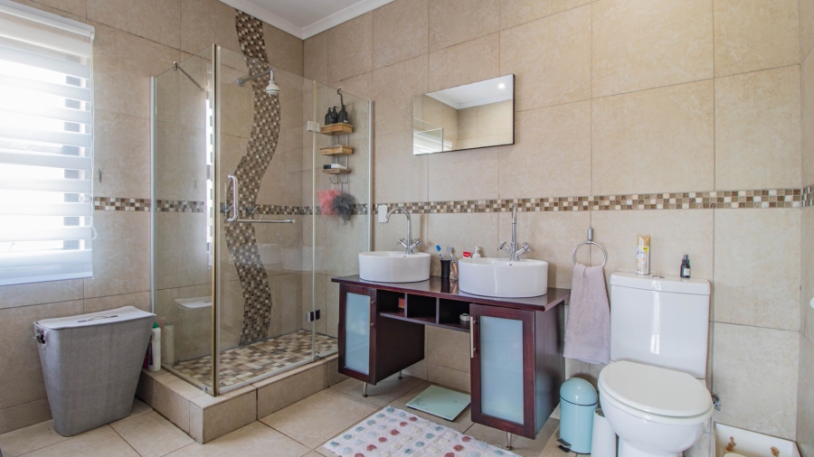 4 Bedroom Property for Sale in Greenstone Hill Gauteng