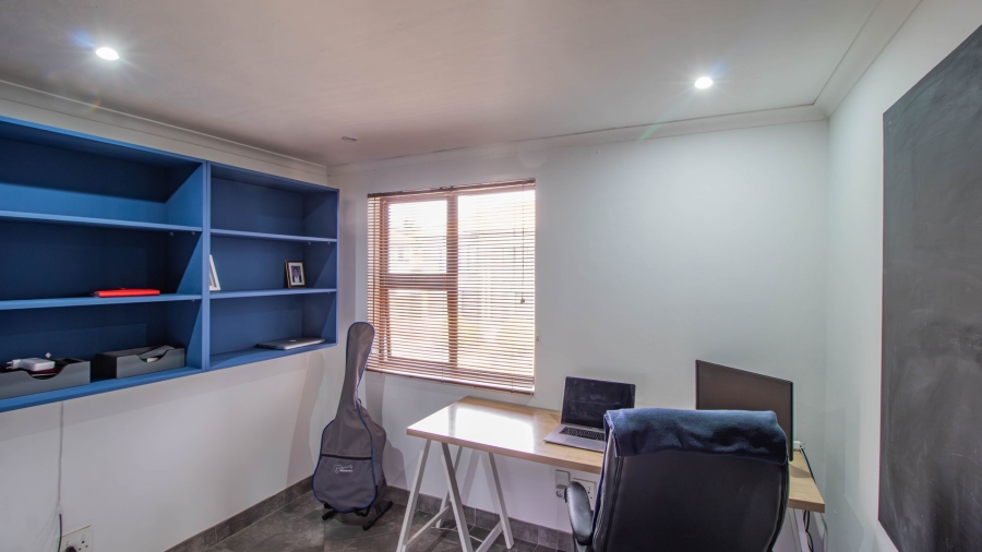 4 Bedroom Property for Sale in Greenstone Hill Gauteng