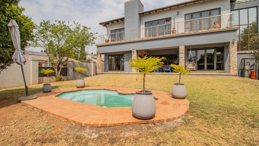 4 Bedroom Property for Sale in Greenstone Hill Gauteng