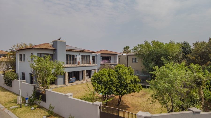 4 Bedroom Property for Sale in Greenstone Hill Gauteng