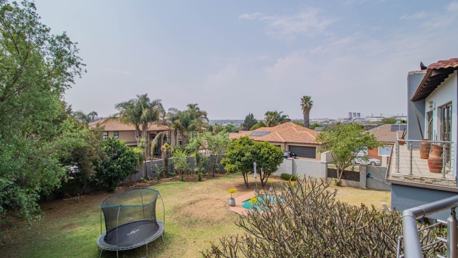 4 Bedroom Property for Sale in Greenstone Hill Gauteng