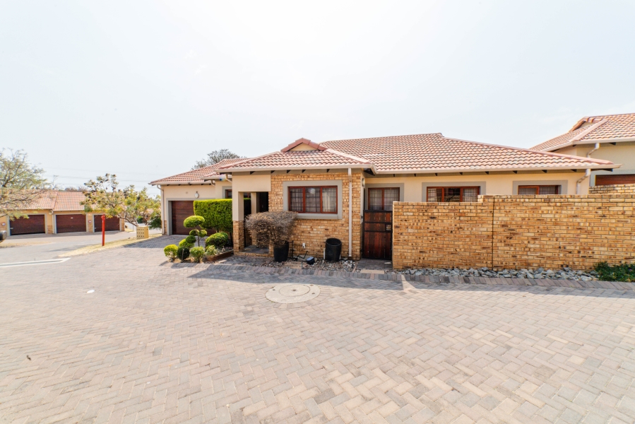 3 Bedroom Property for Sale in Carlswald Meadows Gauteng