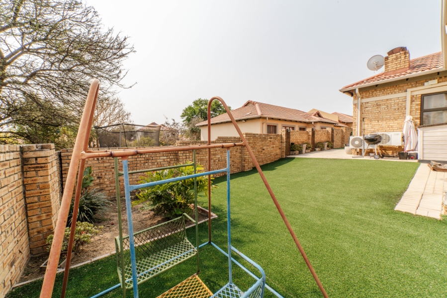 3 Bedroom Property for Sale in Carlswald Meadows Gauteng