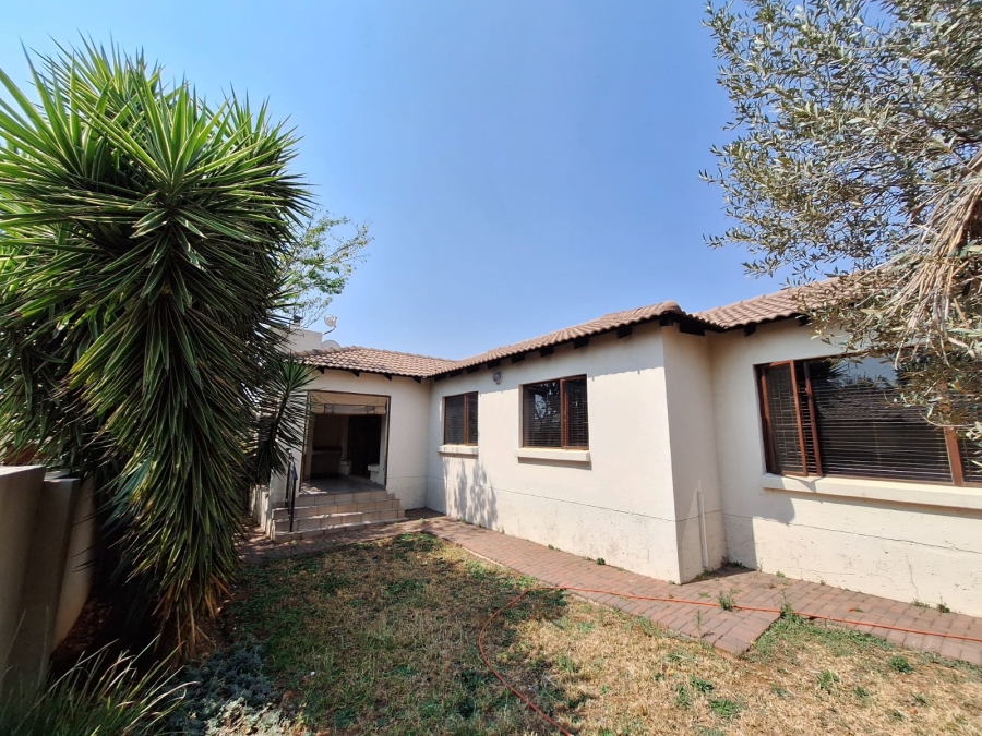 3 Bedroom Property for Sale in Thatchfield Estate Gauteng