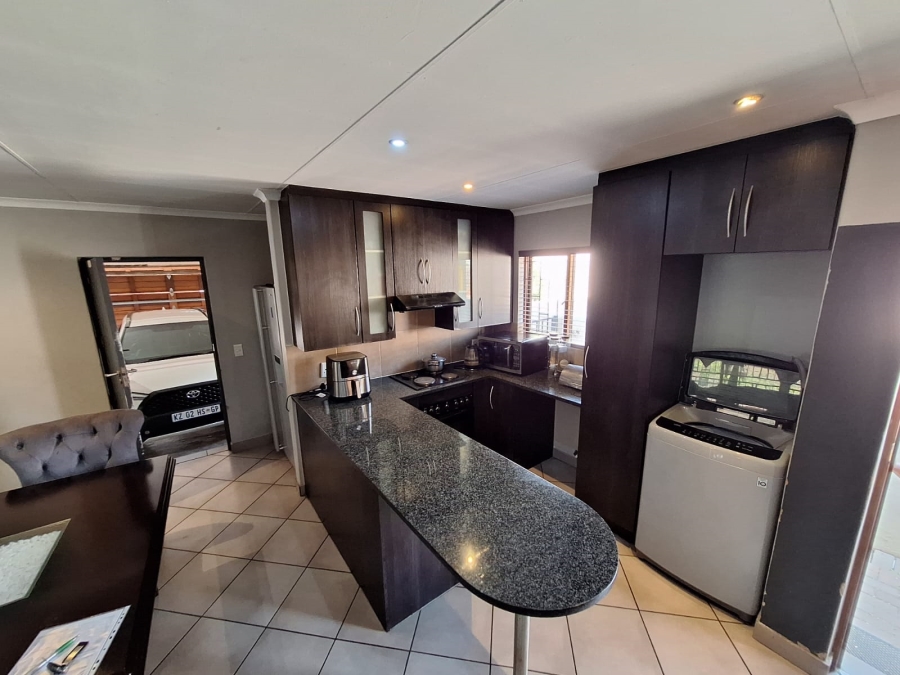 3 Bedroom Property for Sale in Thatchfield Estate Gauteng