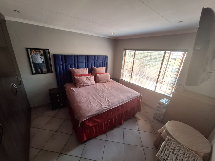 3 Bedroom Property for Sale in Thatchfield Estate Gauteng