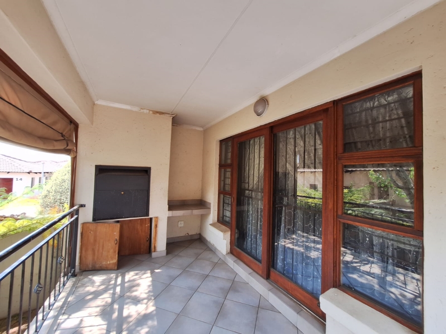 3 Bedroom Property for Sale in Thatchfield Estate Gauteng