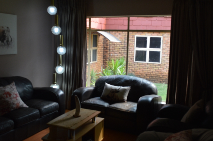 4 Bedroom Property for Sale in Three Rivers East Gauteng
