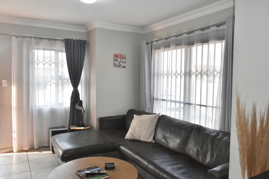 2 Bedroom Property for Sale in Andeon Gauteng