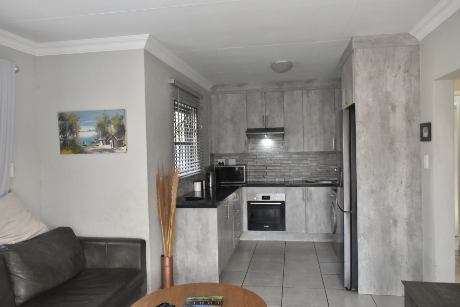 2 Bedroom Property for Sale in Andeon Gauteng