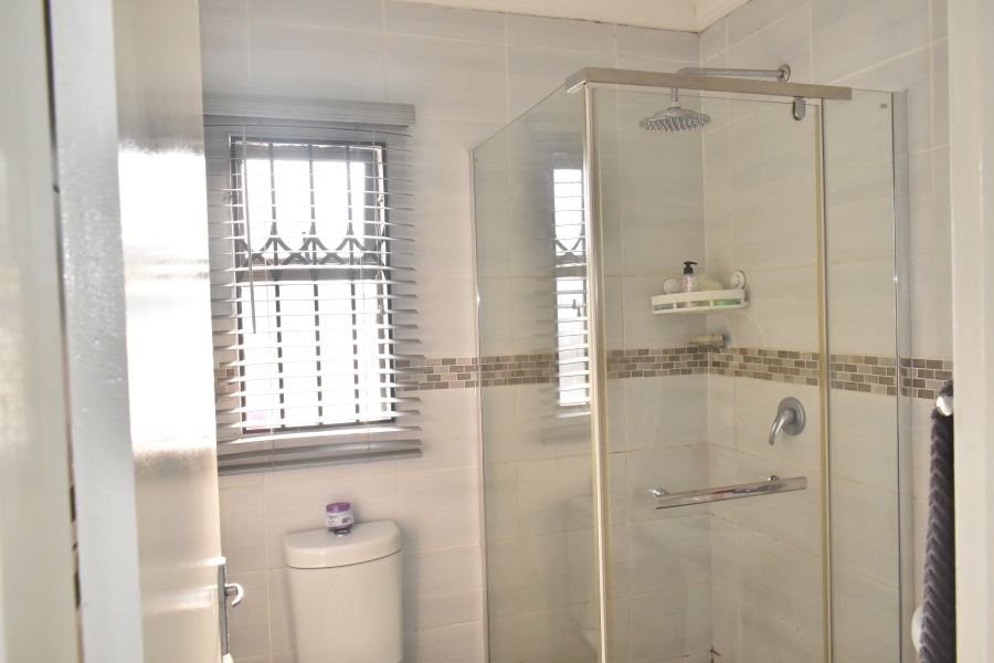 2 Bedroom Property for Sale in Andeon Gauteng