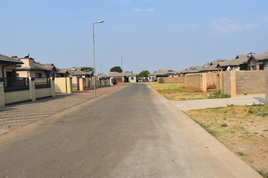 2 Bedroom Property for Sale in Andeon Gauteng