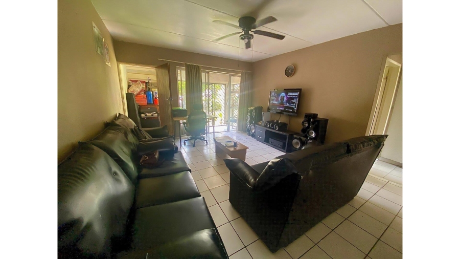 2 Bedroom Property for Sale in Vorna Valley Gauteng