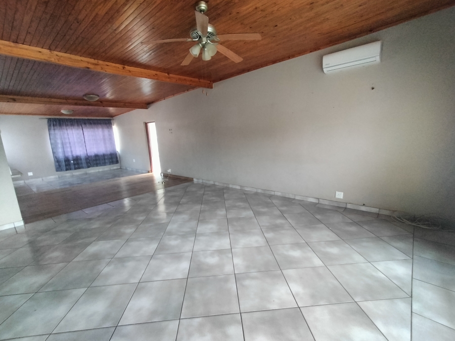 4 Bedroom Property for Sale in Dorandia Gauteng