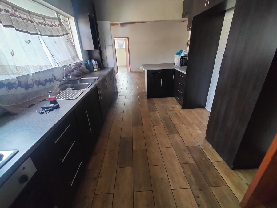 4 Bedroom Property for Sale in Dorandia Gauteng