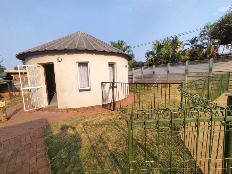 4 Bedroom Property for Sale in Dorandia Gauteng
