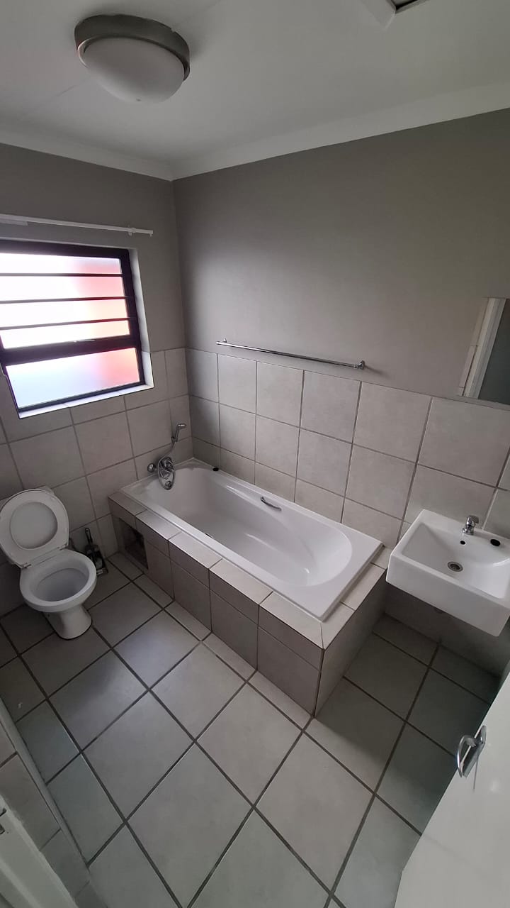 To Let 3 Bedroom Property for Rent in Noordwyk Gauteng
