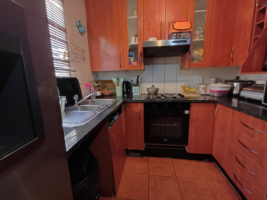 2 Bedroom Property for Sale in Noordwyk Gauteng