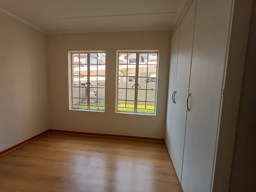 2 Bedroom Property for Sale in Noordwyk Gauteng