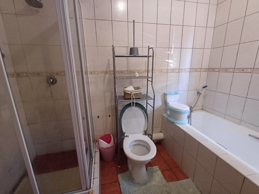 2 Bedroom Property for Sale in Noordwyk Gauteng