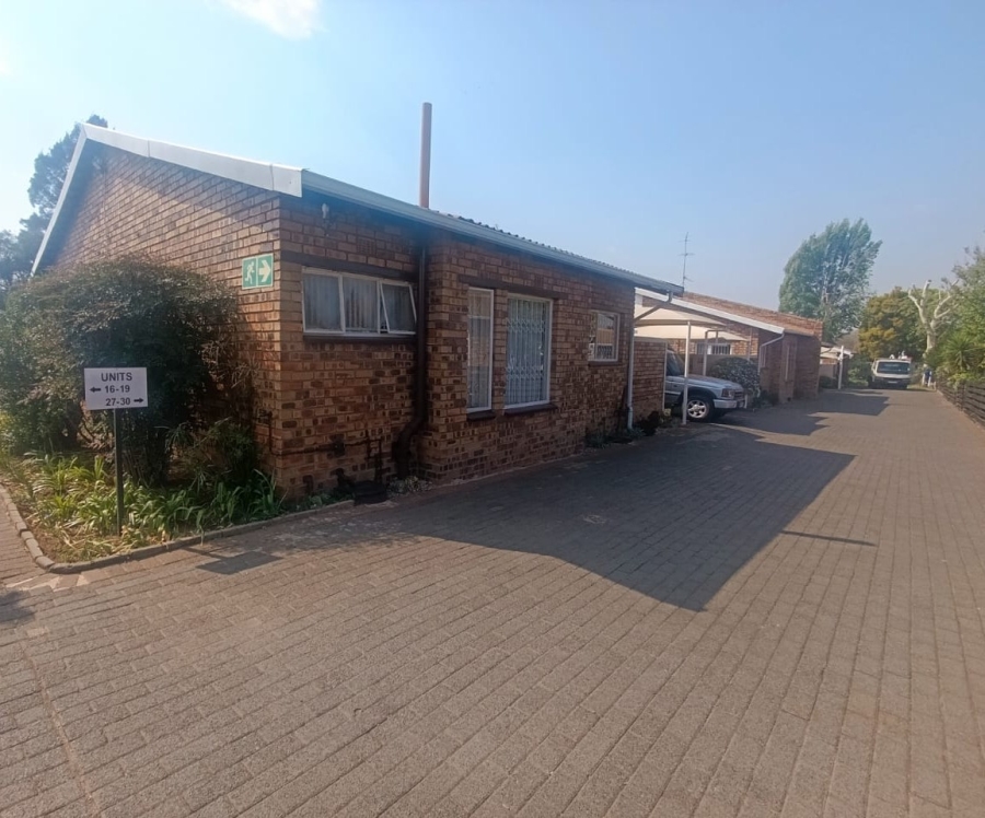 To Let 3 Bedroom Property for Rent in Brackenhurst Gauteng