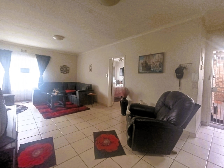 To Let 3 Bedroom Property for Rent in Brackenhurst Gauteng
