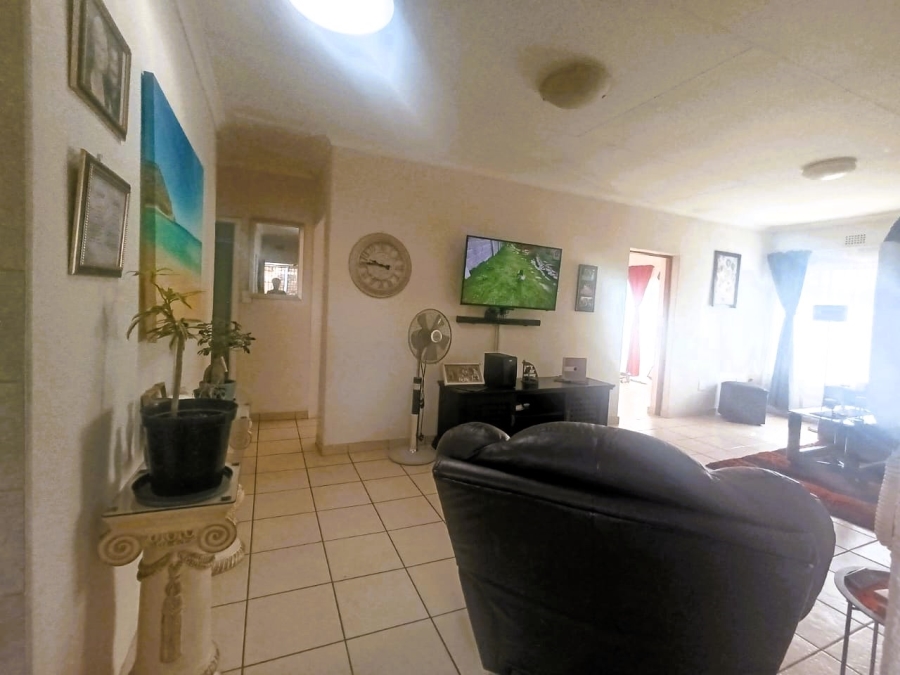 To Let 3 Bedroom Property for Rent in Brackenhurst Gauteng