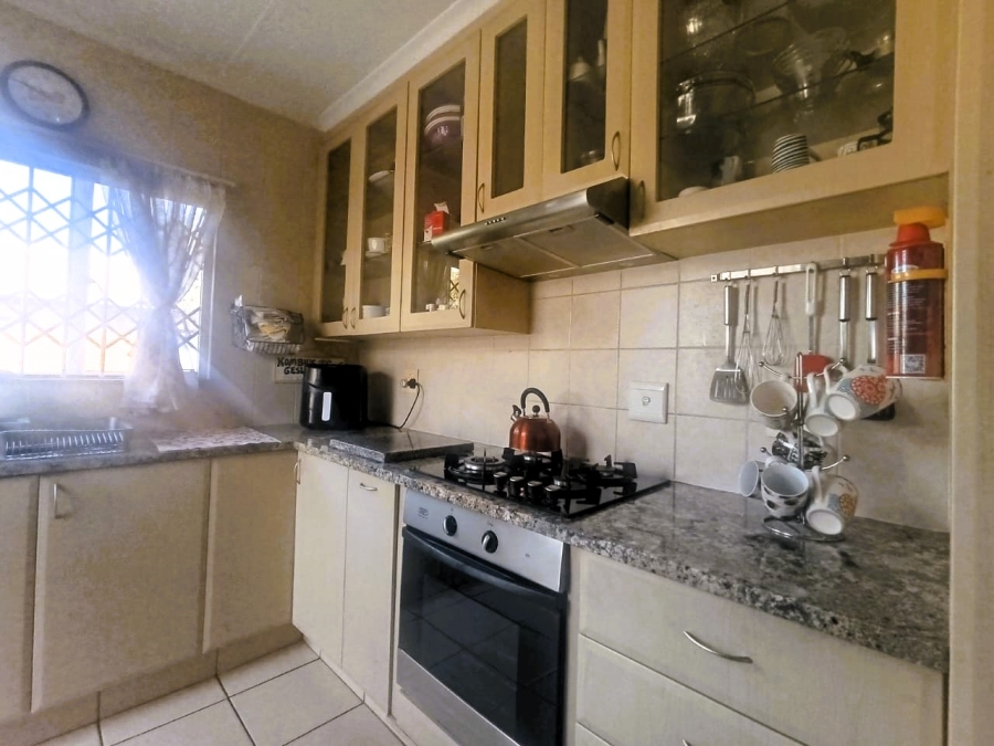 To Let 3 Bedroom Property for Rent in Brackenhurst Gauteng