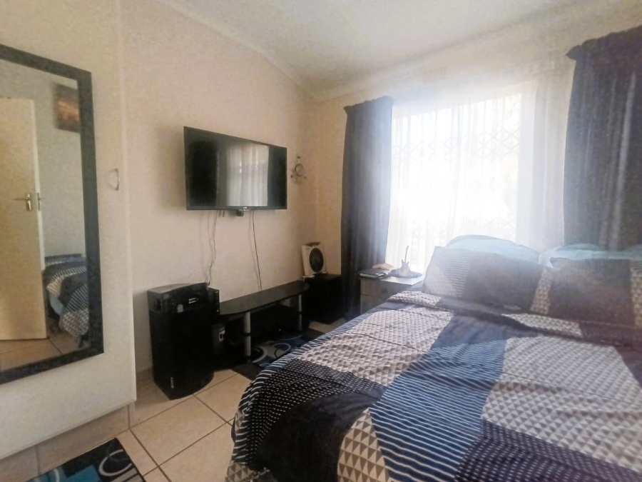To Let 3 Bedroom Property for Rent in Brackenhurst Gauteng