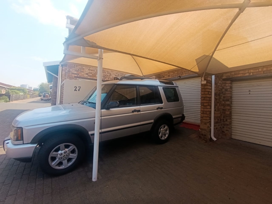 To Let 3 Bedroom Property for Rent in Brackenhurst Gauteng