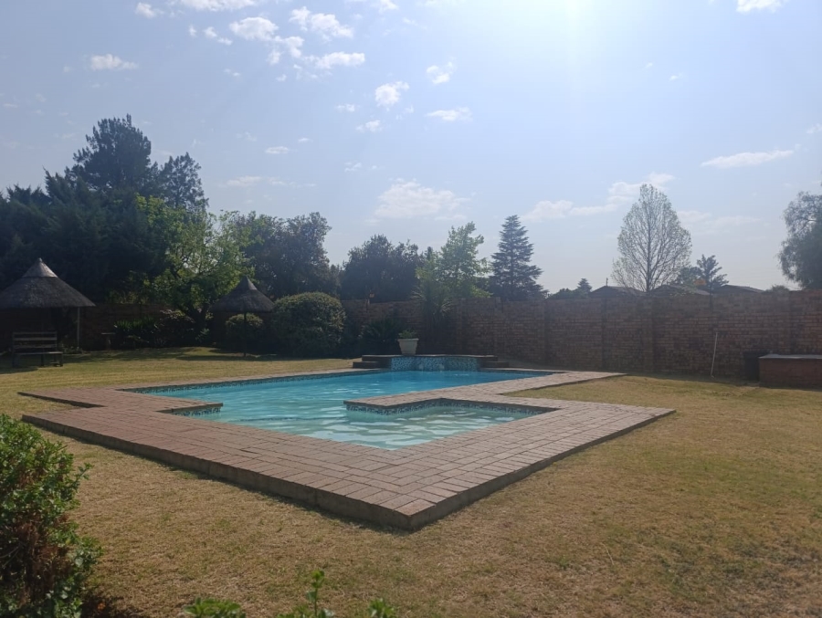 To Let 3 Bedroom Property for Rent in Brackenhurst Gauteng