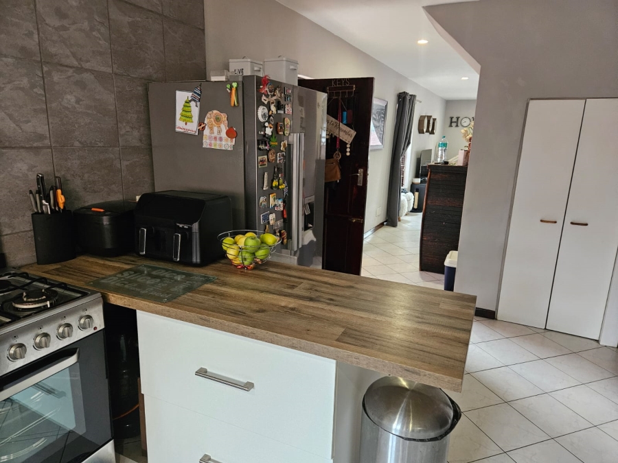 To Let 2 Bedroom Property for Rent in Hurlyvale Gauteng