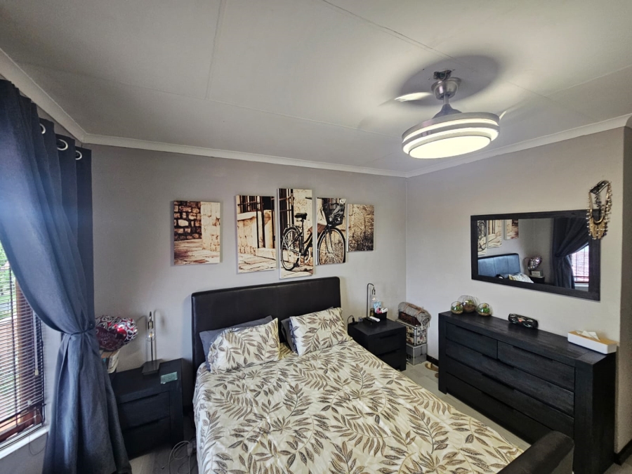 To Let 2 Bedroom Property for Rent in Hurlyvale Gauteng