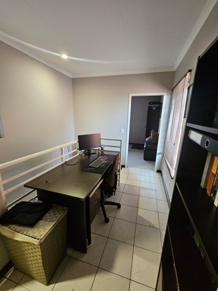 To Let 2 Bedroom Property for Rent in Hurlyvale Gauteng