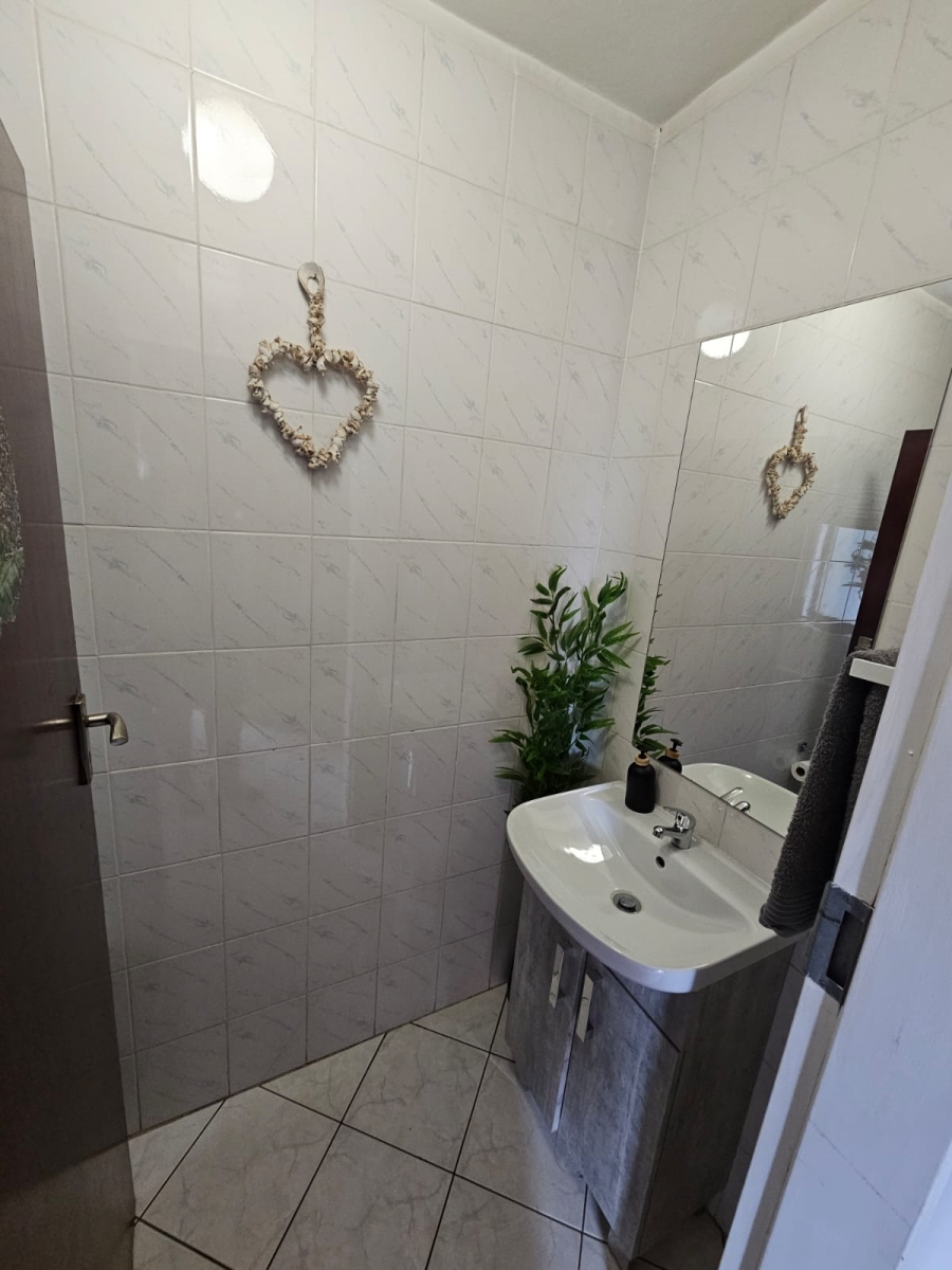 To Let 2 Bedroom Property for Rent in Hurlyvale Gauteng