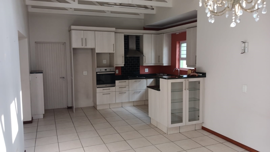 To Let 2 Bedroom Property for Rent in Broadacres Gauteng