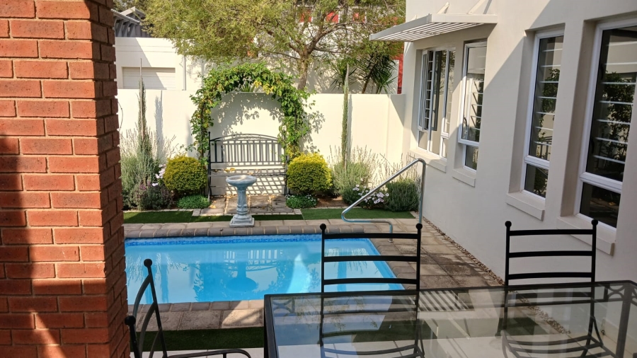 To Let 2 Bedroom Property for Rent in Broadacres Gauteng