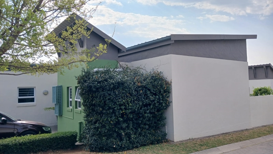 To Let 2 Bedroom Property for Rent in Broadacres Gauteng