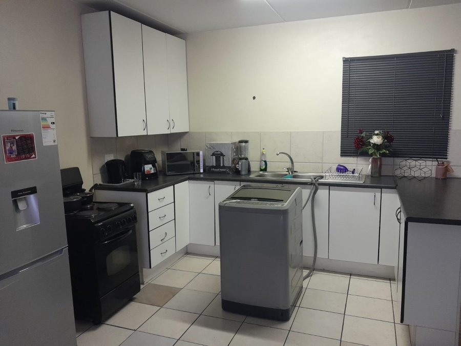 1 Bedroom Property for Sale in Vanderbijlpark CW 5 Gauteng