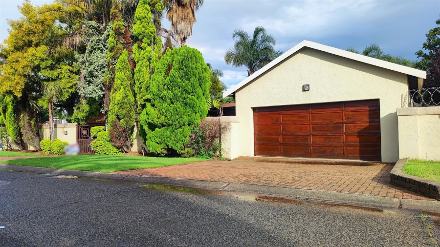 8 Bedroom Property for Sale in Van Riebeeck Park Gauteng