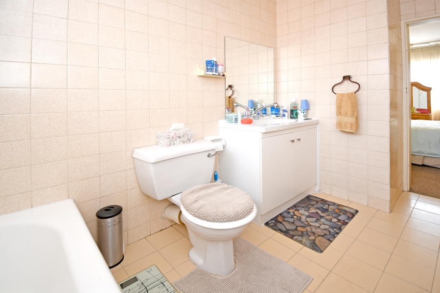 3 Bedroom Property for Sale in Corlett Gardens Gauteng
